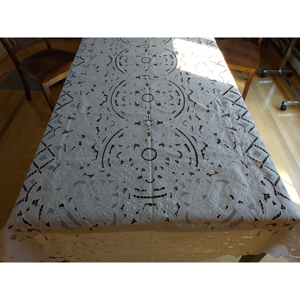 Lace TABLECLOTH 116"x60" Hand Embroidered Cutwork Madeira Richelieu Vintage READ